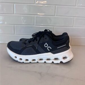 ON RUNNING WOMEN'S CLOUDRUNNER 2 size 7